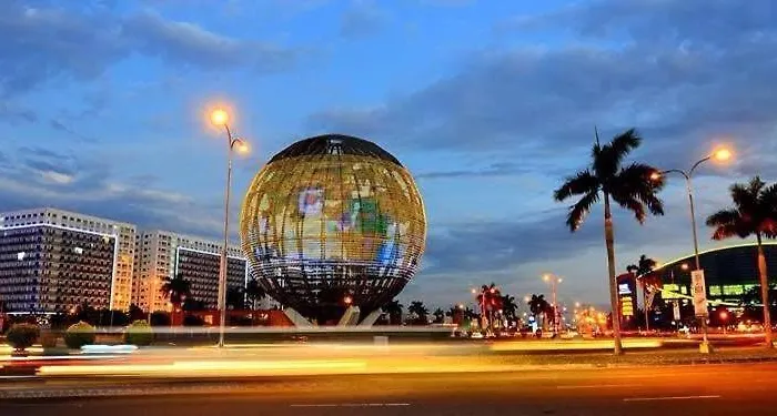 Sea * Manila